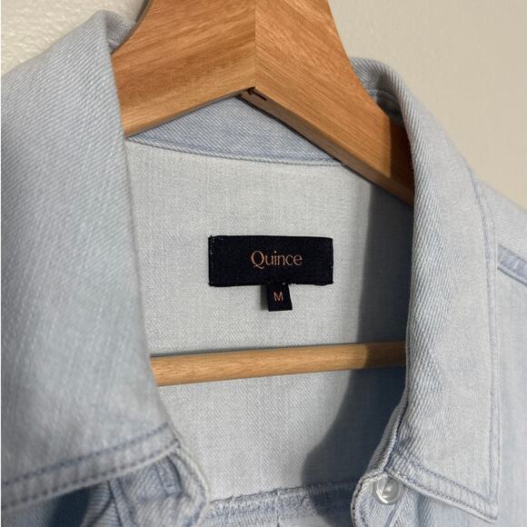 Women's Size M Quince Distressed Denim Short Sleeve Shirt Light Chambray Cotton - Picture 4 of 6